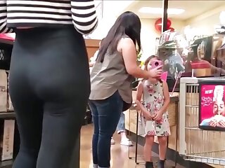 candid blond teenage butt at the supermarket